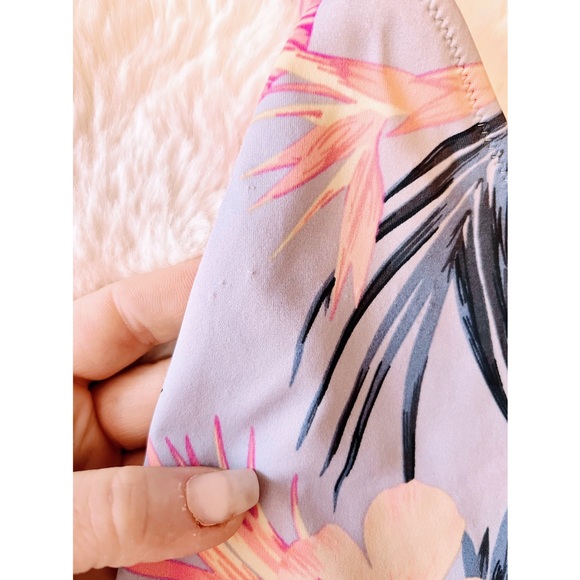 Moving Sale! GUC VS Pink Tropical Halter One Piece w/ Ruched Cheeky Bottom Small - Picture 8 of 8